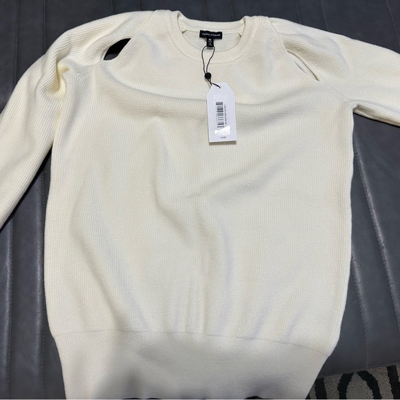 Universal Standard Keyhole Sweater XS in Tusk - Picture 2 of 6